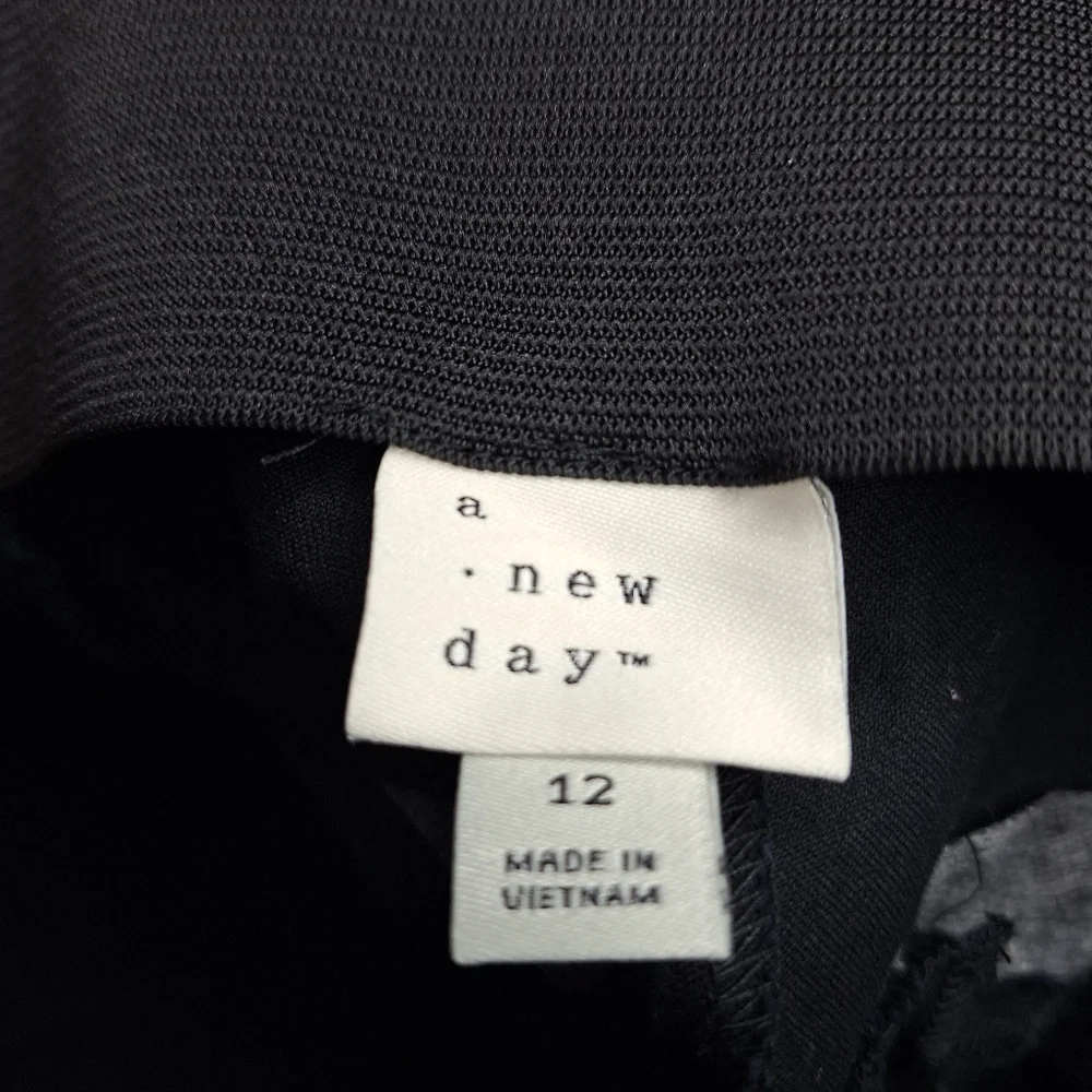 a new day Women's High Rise Black Strechy Slim Leg Trousers Dress Pants - Picture 6 of 7